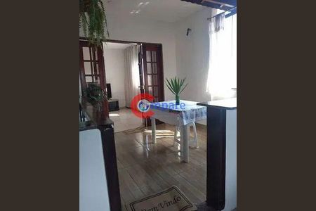 6_photo/94ce89f4e9.8c2ca795ebaebe51-ATLAS-5f03fdc7-1a5d-43cb-ae0b-f976e7c4e694.jpg de casa à venda com 4 quartos, 218m² em Jardim Presidente Dutra, Guarulhos