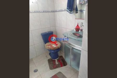 12_photo/94ce89f4e9.8c2ca795ebaebe51-ATLAS-ac238352-0743-4d7f-a152-2a09e17a36eb.jpg de casa à venda com 4 quartos, 218m² em Jardim Presidente Dutra, Guarulhos