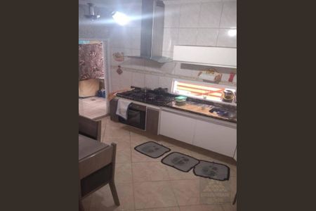 12_photo/94ce89f4e9.8c2ca795ebaebe51-ATLAS-c74f3cae-17c0-4d69-bf0d-dce2fc2cb394.jpg de casa à venda com 4 quartos, 218m² em Jardim Presidente Dutra, Guarulhos