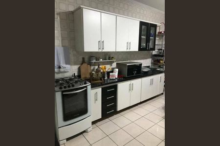 4_photo/94ce89f7f9.a5521a0930eeb5c9-ATLAS-115fec7f-e5c7-44a9-a58f-cc6e914eb4b6.jpg de casa à venda com 3 quartos, 126m² em Jardim Presidente Dutra, Guarulhos