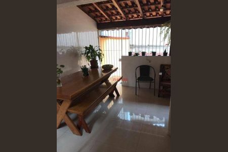2_photo/94ce89f7f9.a5521a0930eeb5c9-ATLAS-11b0814d-e5e7-40e4-9404-a08569955fe4.jpg de casa à venda com 3 quartos, 126m² em Jardim Presidente Dutra, Guarulhos
