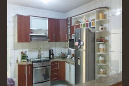 8_photo/94ce89f839.c73b78bac5a2f3b6-ATLAS-4abdd0a8-b2a5-4b02-9156-cc98efcc5652.jpg de casa à venda com 3 quartos, 225m² em Jardim Presidente Dutra, Guarulhos