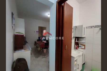 11_photo/94ce89f9d3.c202053c0eb79174-ATLAS-b2b71150-169b-4286-98f8-a1efc6ae8bcf.jpg de casa à venda com 2 quartos, 125m² em Jardim Presidente Dutra, Guarulhos