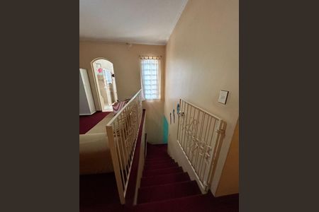 12_photo/94ce89fa1b.5b99c13e7c24bddf-ATLAS-02b5e3c9-e949-434b-9649-6aad7c470d90.jpg de casa à venda com 4 quartos, 196m² em Jardim Presidente Dutra, Guarulhos