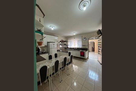 11_photo/94ce89fa1b.5b99c13e7c24bddf-ATLAS-4f3e88c2-b673-45b5-841f-48c0d9ce0879.jpg de casa à venda com 4 quartos, 196m² em Jardim Presidente Dutra, Guarulhos