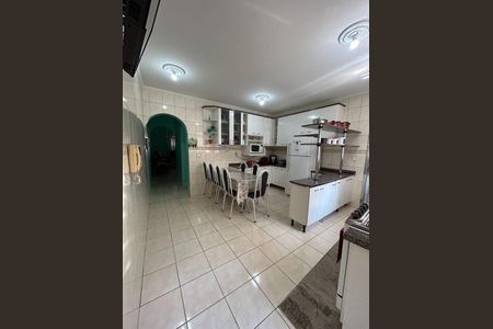 7_photo/94ce89fa1b.5b99c13e7c24bddf-ATLAS-b5dfa821-c02a-418d-8212-bc8a316ca51f.jpg de casa à venda com 4 quartos, 196m² em Jardim Presidente Dutra, Guarulhos