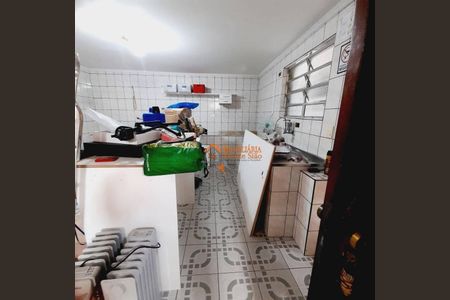 12_photo/94ce89fa1f.ae3d86bef28e162d-ATLAS-2f74f2ce-6b1f-48e1-ab12-eddbc9a55432.jpg de casa à venda com 4 quartos, 280m² em Jardim Presidente Dutra, Guarulhos