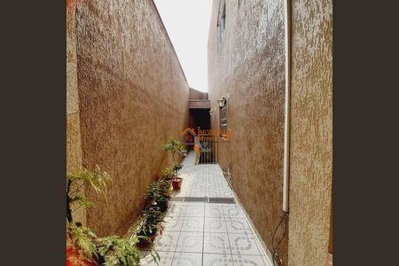 6_photo/94ce89fa1f.ae3d86bef28e162d-ATLAS-7cbd4e7b-e71f-4db0-9377-26c0cada975f.jpg de casa à venda com 4 quartos, 280m² em Jardim Presidente Dutra, Guarulhos