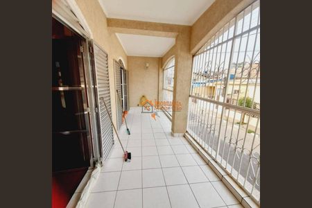 4_photo/94ce89fa1f.ae3d86bef28e162d-ATLAS-86175e36-d4f1-4615-b968-be6d77a902e1.jpg de casa à venda com 4 quartos, 280m² em Jardim Presidente Dutra, Guarulhos