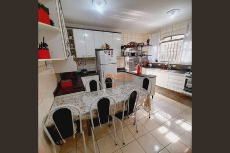 3_photo/94ce89fa1f.ae3d86bef28e162d-ATLAS-8bf1ec81-c774-4847-8e2f-d20d920c4bac.jpg de casa à venda com 4 quartos, 280m² em Jardim Presidente Dutra, Guarulhos