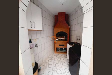 5_photo/94ce89fa1f.ae3d86bef28e162d-ATLAS-ffc43912-cf78-42da-acf2-3e3e9a3183a2.jpg de casa à venda com 4 quartos, 280m² em Jardim Presidente Dutra, Guarulhos