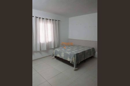 7_photo/94ce89fa87.78ea92cc55484ae4-ATLAS-65fbf44f-83fd-4a96-bd8f-7e149b02e37e.jpg de casa à venda com 2 quartos, 175m² em Jardim Presidente Dutra, Guarulhos