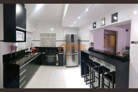 9_photo/94ce89fa87.78ea92cc55484ae4-ATLAS-e390ffe1-1ff3-44e9-acf9-556eea301249.jpg de casa à venda com 2 quartos, 175m² em Jardim Presidente Dutra, Guarulhos