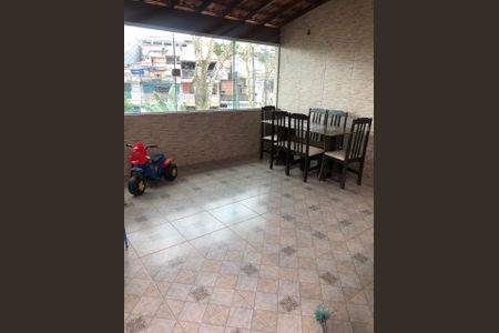 5_photo/94ce89fa99.f5994e8b2021a887-ATLAS-2931f369-7fdf-4d6b-8e8a-1e04fe036564.jpg de casa à venda com 4 quartos, 250m² em Jardim Presidente Dutra, Guarulhos