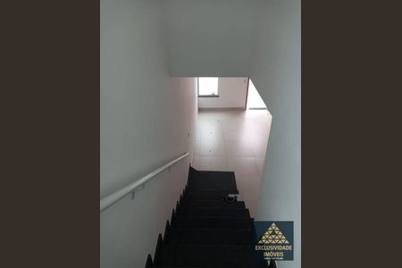 5_photo/94ce89fb2b.c27bb358fc36071b-ATLAS-ccc5eff9-4bef-4dae-93df-11f9731dfe59.jpg de casa à venda com 2 quartos, 125m² em Jardim Presidente Dutra, Guarulhos