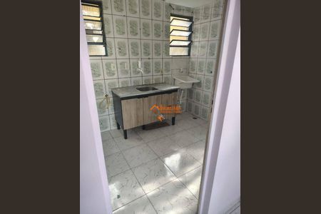 7_photo/94ce89fbd3.ceff8192393c33de-ATLAS-1d6adaa2-8dcb-42b8-9416-c06470a9786d.jpg de casa para alugar com 2 quartos, 40m² em Jardim Presidente Dutra, Guarulhos