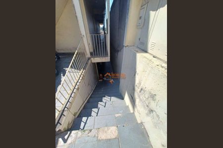 2_photo/94ce8a2b3d.1061d8d006d8df0d-ATLAS-ae40799d-6c81-401f-a61a-91691e07f516.jpg de casa à venda com 6 quartos, 150m² em Cidade Soberana, Guarulhos