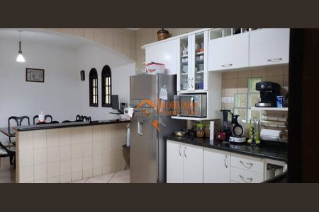 4_photo/94ce8a2c57.2832257cbb3df2c4-ATLAS-240e5e3d-e271-48ee-8517-4b62938e7b18.jpg de casa à venda com 3 quartos, 232m² em São João, Guarulhos