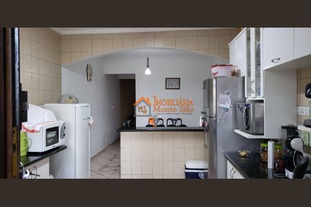 2_photo/94ce8a2c57.2832257cbb3df2c4-ATLAS-93aa7ed7-ceb8-45c2-a80d-6ae1917daefd.jpg de casa à venda com 3 quartos, 232m² em São João, Guarulhos