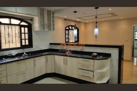 8_photo/94ce8a34a1.ceff8192393c33de-ATLAS-d70983c7-d259-427a-8802-e75657c09336.jpg de casa à venda com 3 quartos, 150m² em Jardim Sao Joao, Guarulhos
