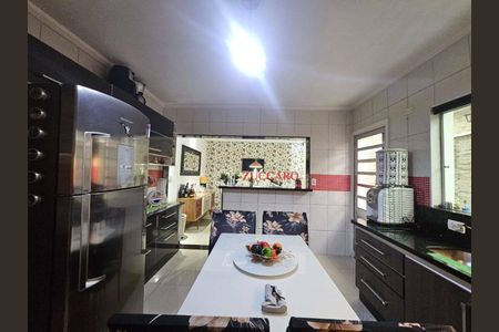 4_photo/94ce8a34d9.9c153f5560f8f987-ATLAS-e7ef2f81-23f2-485b-8308-4752e6477eb0.jpg de casa à venda com 3 quartos, 120m² em Vila Sao Carlos, Guarulhos