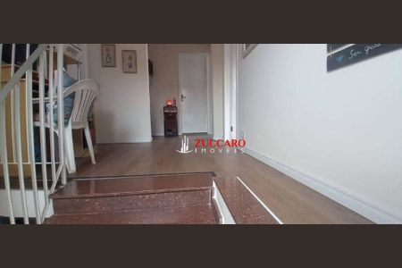 37_photo/94ce8a351f.b8bf539dfb691837-ATLAS-3245911e-ff5e-461f-afc1-67506d85da98.jpg de casa para alugar com 4 quartos, 394m² em Jardim Sao Joao, Guarulhos