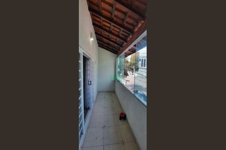 4_photo/94ce8a35b9.7cc5f6eb30674ee3-ATLAS-1e2a9239-a3f8-49d3-9a38-661993bd787f.jpg de casa à venda com 4 quartos, 259m² em São João, Guarulhos