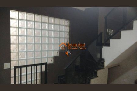 7_photo/94ce8a3655.ceff8192393c33de-ATLAS-ed702645-e57d-47f9-a7fd-42449d969b7d.jpg de casa à venda com 3 quartos, 203m² em Cidade Serodio, Guarulhos