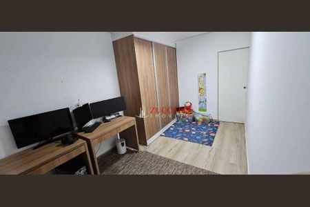 3_photo/94ce8a37e3.193c7418572eeec2-ATLAS-3a13a416-90f3-4b48-bcf7-d96f084e68f5.jpg de casa à venda com 5 quartos, 227m² em São João, Guarulhos