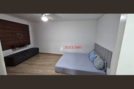 10_photo/94ce8a37e3.193c7418572eeec2-ATLAS-a89b2452-d038-4c87-9bca-e29b3aad2631.jpg de casa à venda com 5 quartos, 227m² em São João, Guarulhos