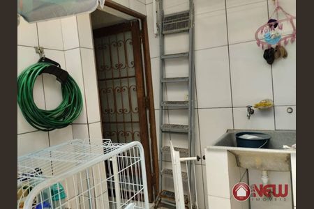 4_photo/94ce8a52d9.9c5959cca0926d06-ATLAS-5edd0d4b-24e1-4efe-b35f-32a904a93bf3.jpg de casa à venda com 3 quartos, 100m² em Cj Res H Veloso, Guarulhos