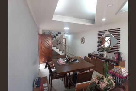 2_photo/94ce8a6c51.4fdd54f7b2e40bda-ATLAS-0d621cb4-d7ae-4211-8f03-26e653f4c2ca.jpg de casa à venda com 3 quartos, 310m² em Jardim das Nacoes, Guarulhos