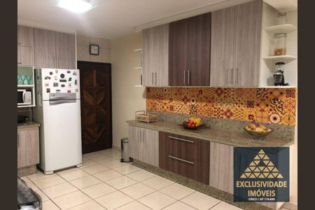 7_photo/94ce8a6cf9.99fa673d506c3847-ATLAS-16998935-eec7-450b-816d-7fa337d0367b.jpg de casa à venda com 3 quartos, 200m² em Jardim das Nacoes, Guarulhos