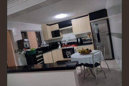 3_photo/94ce8a70e3.93b8fa184532727f-ATLAS-00eab42e-ea45-485f-baba-c9326c72b245.jpg de casa à venda com 4 quartos, 200m² em Conjunto Residencial Paes de Barros, Guarulhos