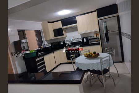 12_photo/94ce8a70e3.93b8fa184532727f-ATLAS-beb93675-5c1b-4e55-a96b-5a72e96e8944.jpg de casa à venda com 4 quartos, 200m² em Conjunto Residencial Paes de Barros, Guarulhos