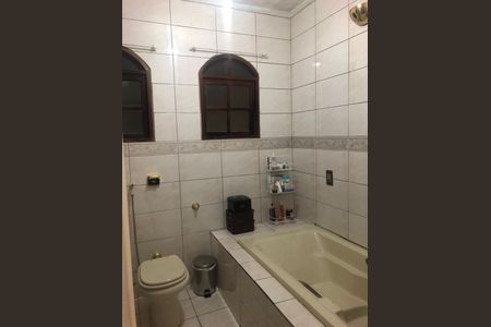 7_photo/94ce8a7635.0e5883cd31689f99-ATLAS-86cf3dd0-259d-4040-b878-3d6fb7c60b60.jpg de casa à venda com 4 quartos, 208m² em Jardim Cumbica, Guarulhos