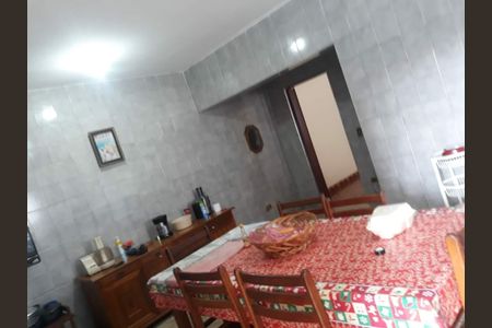 8_photo/94ce8a764b.0dba02f6e03a3679-ATLAS-144443db-e99c-4fdd-8227-41737b23121e.jpg de casa à venda com 2 quartos, 198m² em Jardim Cumbica, Guarulhos