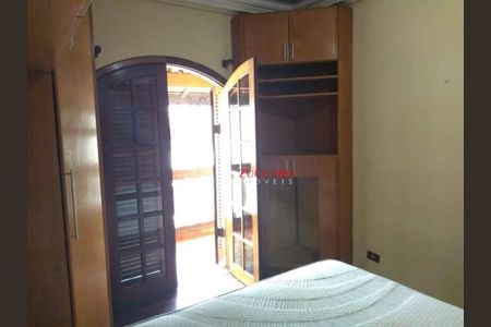 10_photo/94ce8aa573.1fe75d14432b581a-ATLAS-e04addab-e7fd-4a16-93db-8f394007c9f5.jpg de casa à venda com 3 quartos, 180m² em Jardim Santa Barbara, Guarulhos