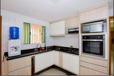 5_photo/94ce8ab5b9.cba9474eaf1c4fd4-ATLAS-2e749349-cce5-4d8c-a5d1-ebefd285e0bf.jpg de casa à venda com 4 quartos, 270m² em Jardim Santa Edwirges, Guarulhos