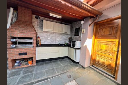 5_photo/94ce8ab8f3.ebd2a56767dd68c1-ATLAS-23990a0d-60b6-4f6c-8a19-5bee66b6b1d3.jpg de casa à venda com 4 quartos, 276m² em Vila Barros, Guarulhos