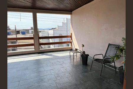 11_photo/94ce8ab8f3.ebd2a56767dd68c1-ATLAS-4dae2fe2-12d2-4822-8840-989abfdd4f4f.jpg de casa à venda com 4 quartos, 276m² em Vila Barros, Guarulhos