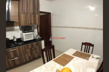 3_photo/94ce8abeff.8ca146e4695ff152-ATLAS-09b9a904-069d-44ef-8d77-37db4d871eca.jpg de casa à venda com 5 quartos, 400m² em Vila Barros, Guarulhos