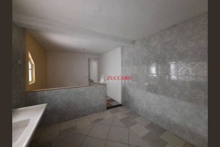 12_photo/94ce8acaaf.4ce81d45f6bc2bd0-ATLAS-99223480-97d9-47c4-9b01-4f12254cff8c.jpg de casa à venda com 4 quartos, 196m² em Vila Florida, Guarulhos