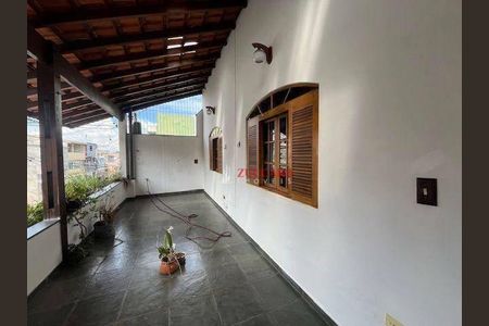 4_photo/94ce8acd8b.7c2e386fbbd2f2f7-ATLAS-386687a9-3fb7-4c83-a7e0-47999064d3e1.jpg de casa à venda com 3 quartos, 276m² em Jardim Divinolandia, Guarulhos