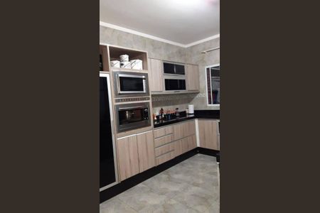 12_photo/94ce8ad2b1.4664f3ed7bb28091-ATLAS-9d2b2b10-b347-415c-937e-dcbcccdc6044.jpg de casa à venda com 3 quartos, 200m² em Vila Maricy, Guarulhos