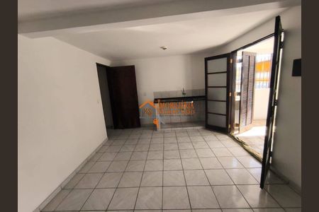 7_photo/94ce8ad2eb.ceff8192393c33de-ATLAS-0e635cdf-d6dc-4fbc-bc38-206d0dad2aeb.jpg de casa para alugar com 4 quartos, 150m² em Jardim Divinolandia, Guarulhos