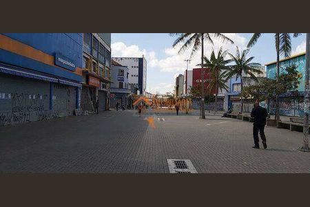 12_photo/94ce8ad393.ceff8192393c33de-ATLAS-44576b32-6b1a-43a6-abff-e45e7fef7ac6.jpg de casa à venda com 6 quartos, 200m² em Jardim Bela Vista, Guarulhos