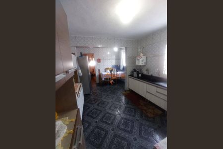 5_photo/94ce8ad3f3.27a900e001c278db-ATLAS-b9d6ef99-fd7d-4e5f-b17b-418725cf0e36.jpg de casa à venda com 4 quartos, 230m² em Jardim Divinolandia, Guarulhos