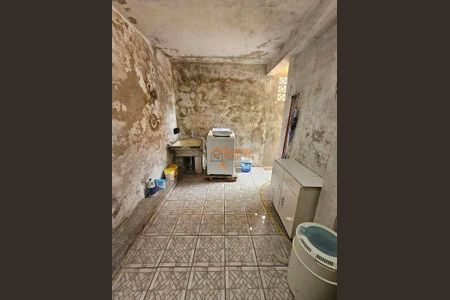 7_photo/94ce8ad5e5.8cbbc6e43ead3576-ATLAS-76acb8e4-c457-403b-bf84-3ab0145021d2.jpg de casa à venda com 2 quartos, 128m² em Jardim Santa Emilia, Guarulhos