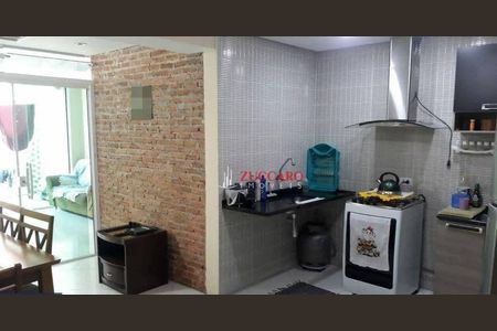 8_photo/94ce8ad669.4ecd14d874f51e57-ATLAS-5d7b71d5-d6d1-47dc-8c5e-ed97eaef0f2b.jpg de casa à venda com 2 quartos, 100m² em Jardim Santa Maria, Guarulhos